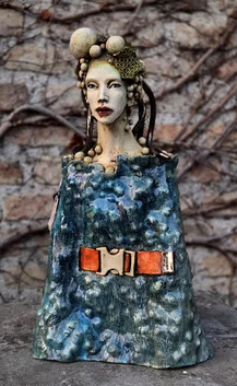 Dáma - plastika - výška 47cm